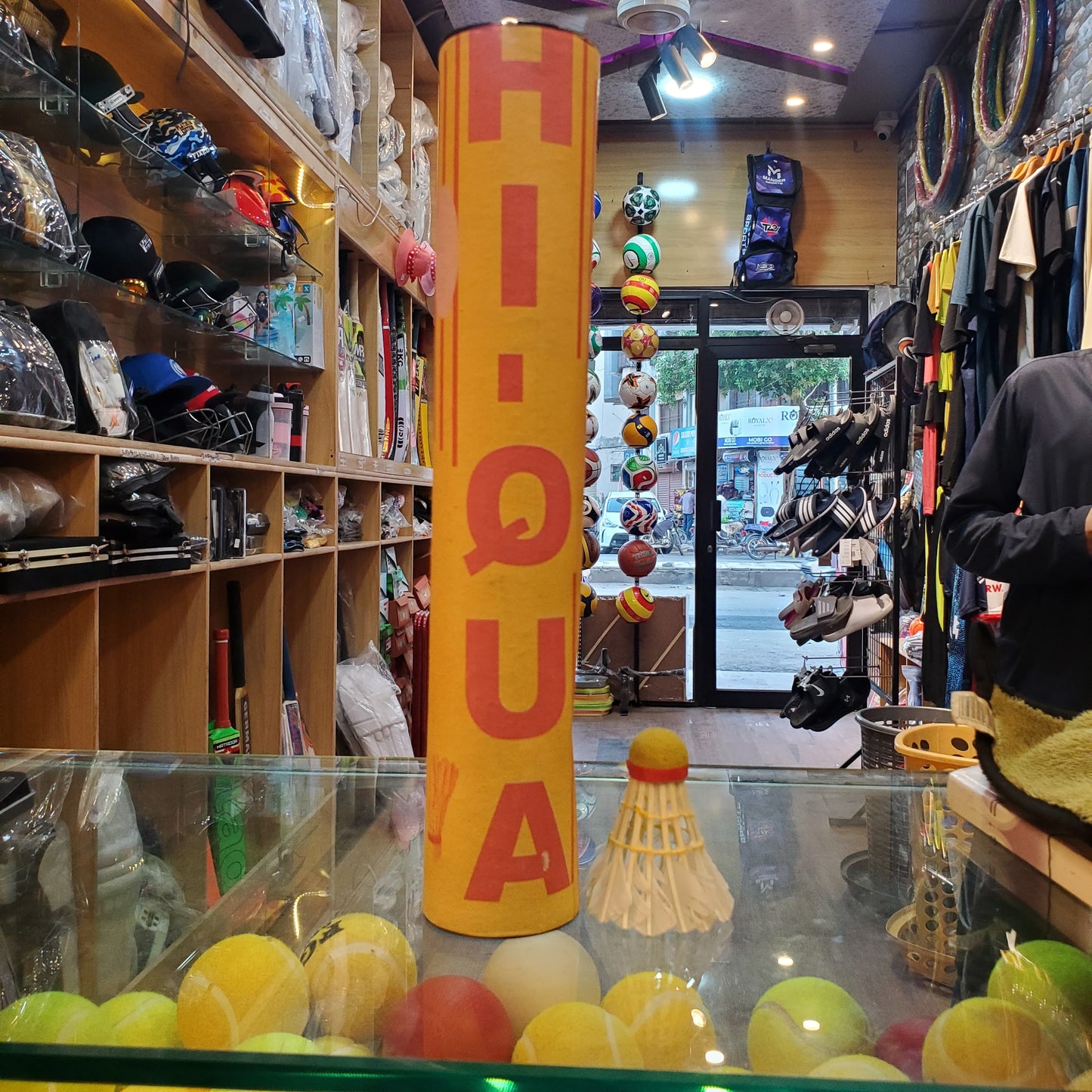 Hiqua Shuttlecock (feather)